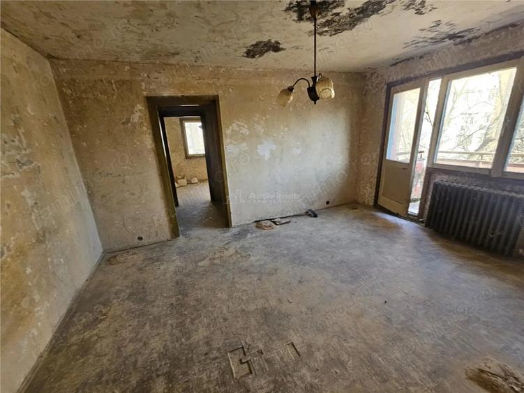 Apartament cu 2 camere semidecomandat în Micro I