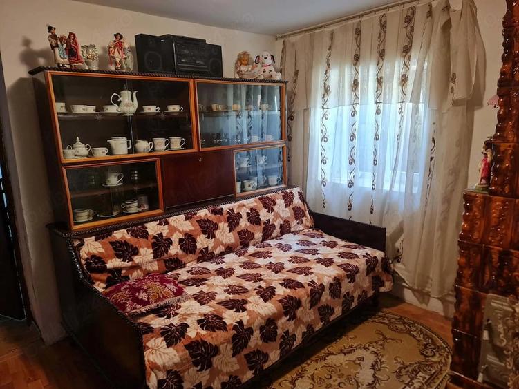 Casă cu 4 camere cu Teren 400 Mp în Central