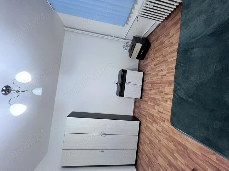 Apartament cu 3 camere semidecomandat în Crângași