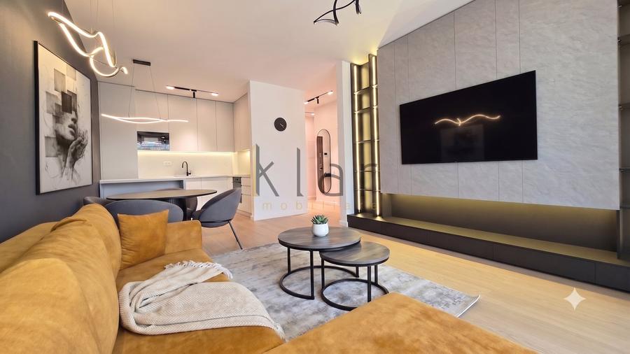 Apartament cu 2 camere semidecomandat, mobilat în Central