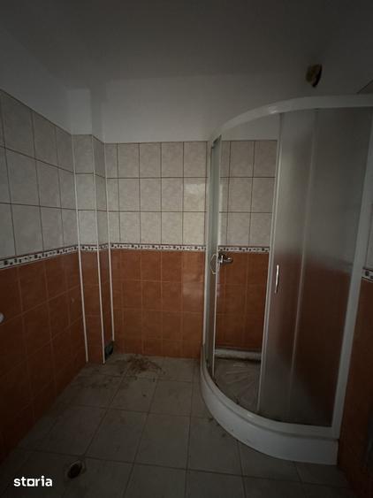 Spațiu comercial, de 936 mp, în Valea Călugărească