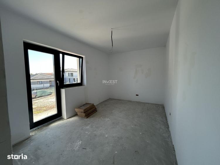 Casă cu 4 camere în Valea Lupului