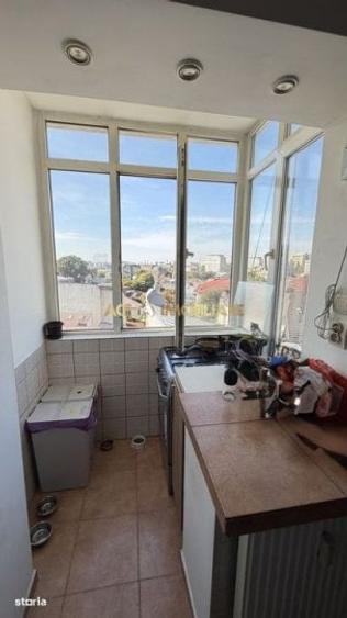 Apartament cu 4 camere decomandat, mobilat în Cișmigiu