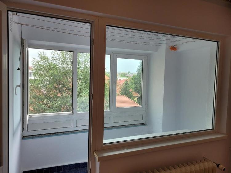 Apartament cu 4 camere decomandat, mobilat în P-ța Dorobanți