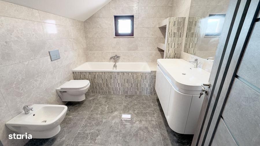 Casă cu 4 camere cu Teren 420 Mp în Costi