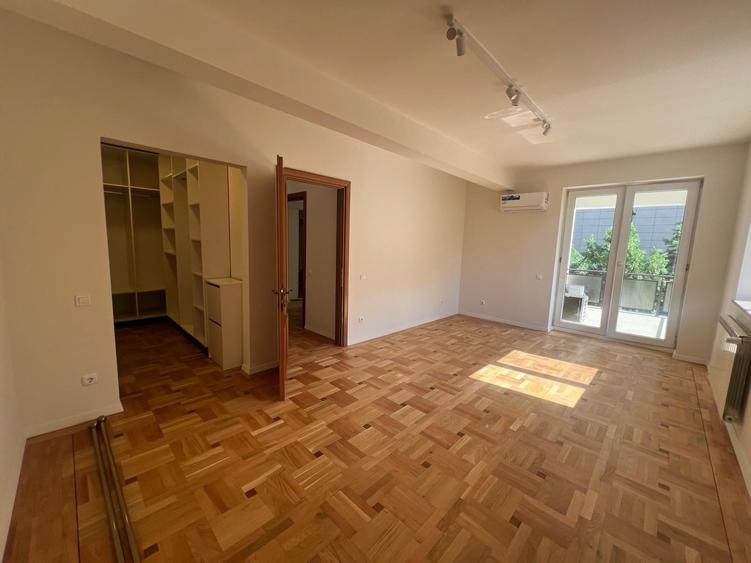 Apartament cu 3 camere decomandat în Herăstrău