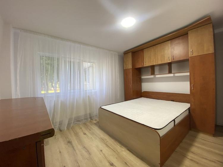 Apartament cu 3 camere decomandat, mobilat în Central