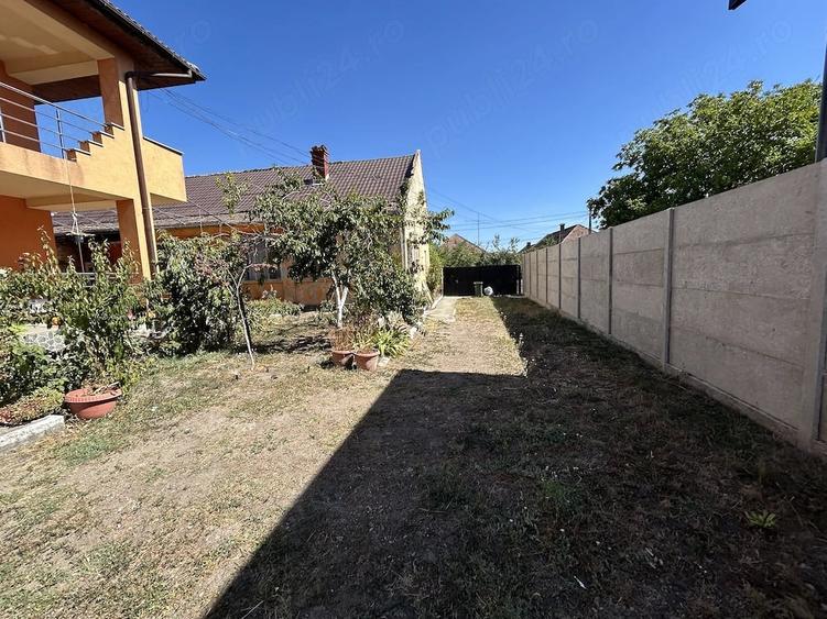 Casă cu 4 camere cu Teren 1812 Mp în Central