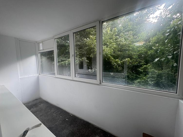 Apartament cu 2 camere semidecomandat, mobilat în Grivița