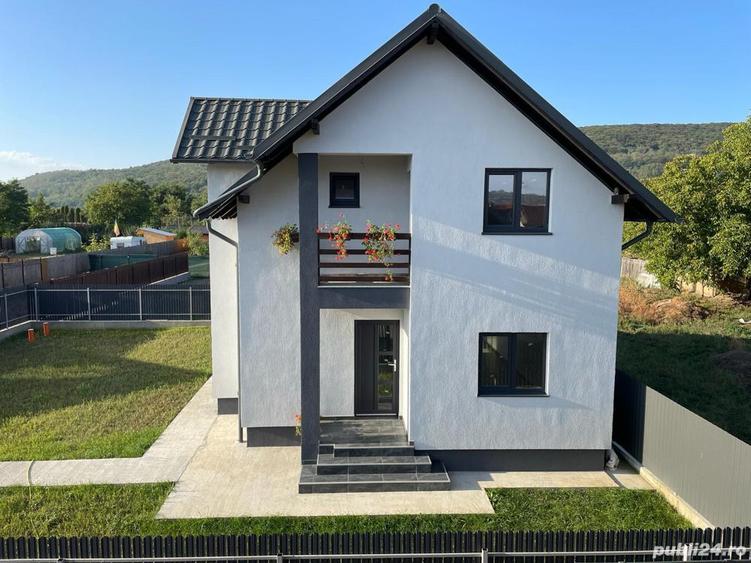 Casă cu 4 camere în Gherăiești