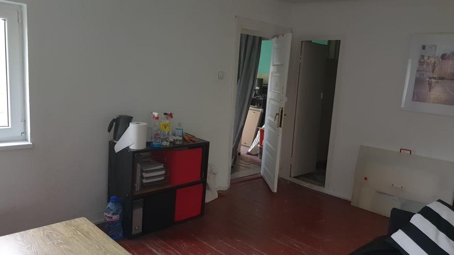 Apartament cu 3 camere semidecomandat în Domenii