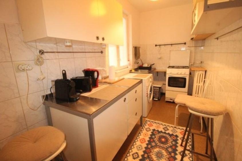 Apartament cu 2 camere semidecomandat, mobilat în Cișmigiu