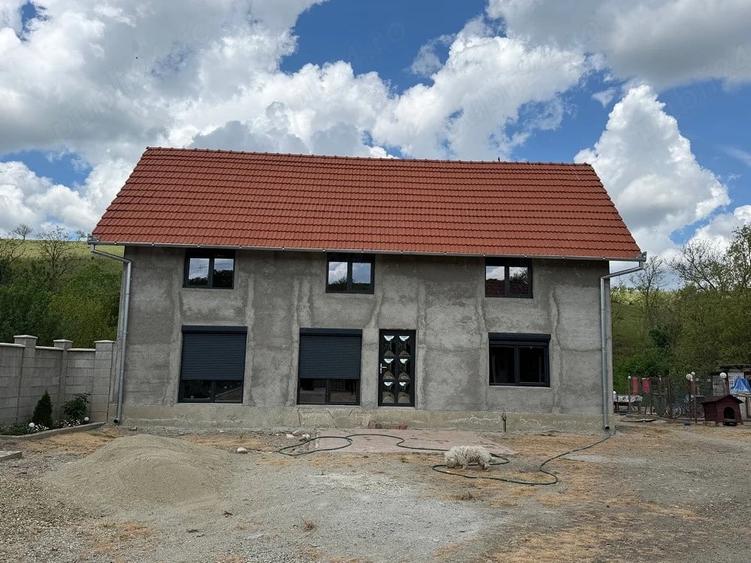 Casă cu 4 camere cu Teren 2200 Mp în Lugoj