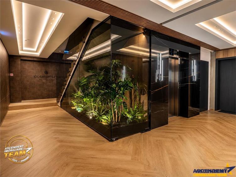 Apartament cu 4 camere decomandat în Central