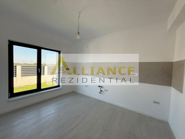 Casă individuală cu 4 camere cu Canalizare în Berceni