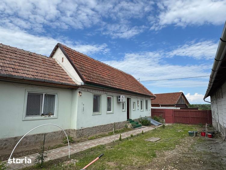 Casă cu 2 camere cu Teren 868 Mp în Arpașu de Jos