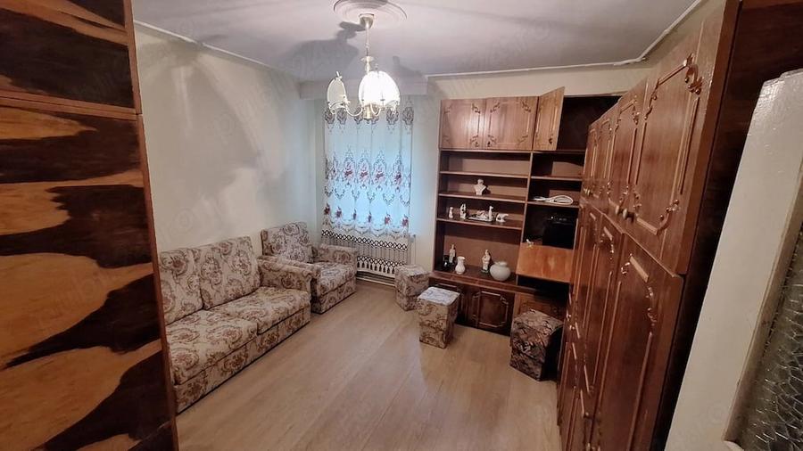Casă cu 4 camere cu Teren 1000 Mp în Central