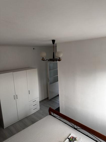 Casă cu 3 camere cu Teren 200 Mp în Central