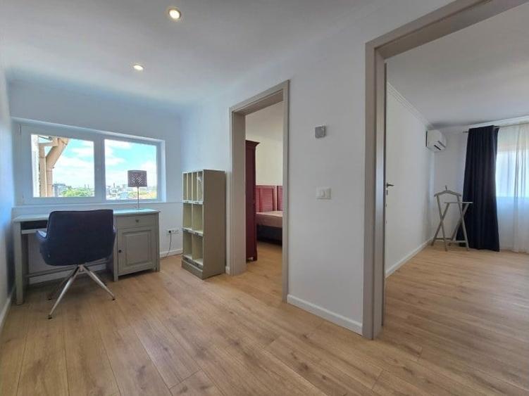 Apartament cu 4 camere în Victoriei