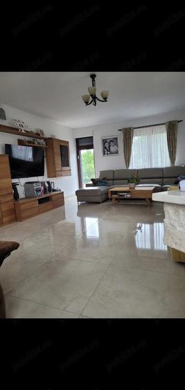 Casă cu Teren 800 Mp în Central