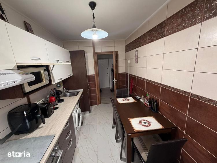 Apartament cu 3 camere în Rahova