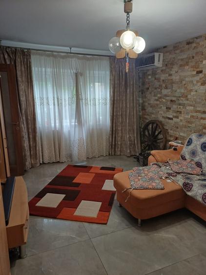 Apartament cu 2 camere decomandat în Rovine