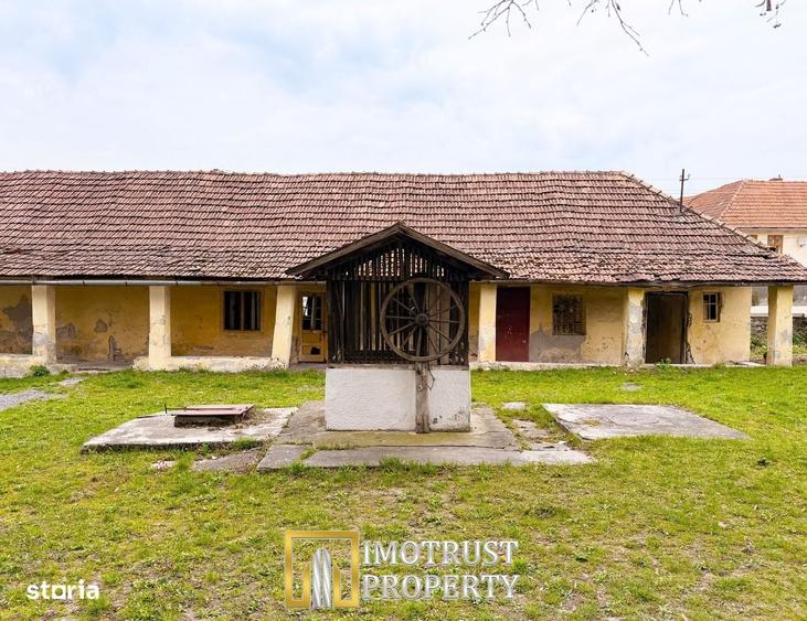 Casă cu 4 camere în Central