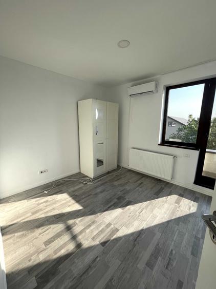 Casă cu 4 camere cu Teren 100 Mp în Central