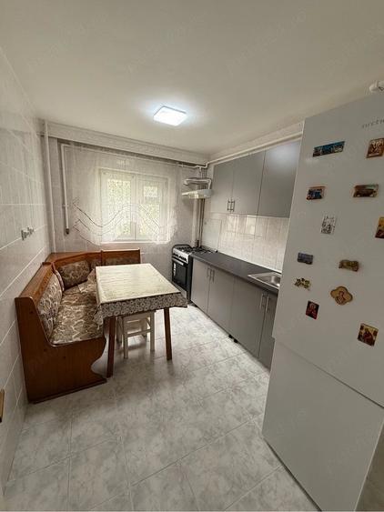 Apartament cu 3 camere decomandat în Dristor