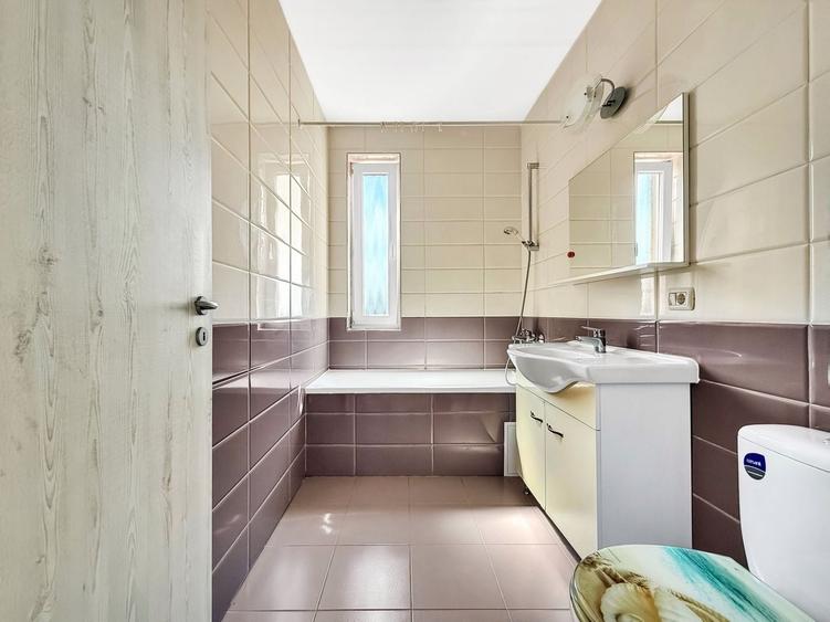Apartament cu 2 camere semidecomandat în Giroc