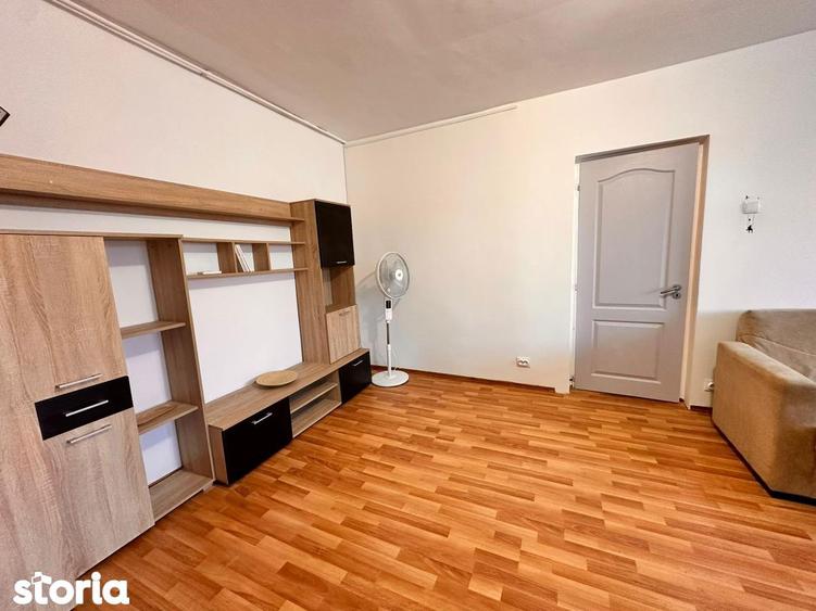 Apartament cu 2 camere decomandat în Tei