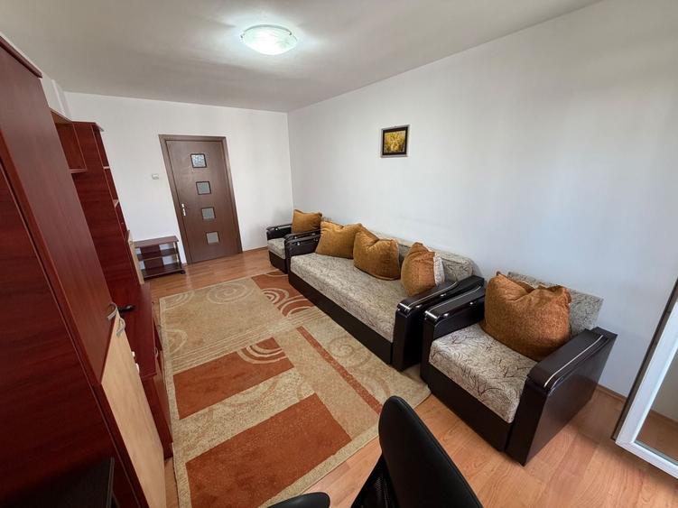 Apartament cu 2 camere semidecomandat, mobilat în 13 Septembrie