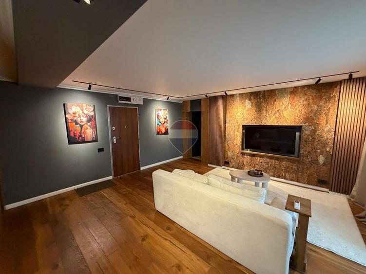 Apartament cu 2 camere decomandat, mobilat în Central