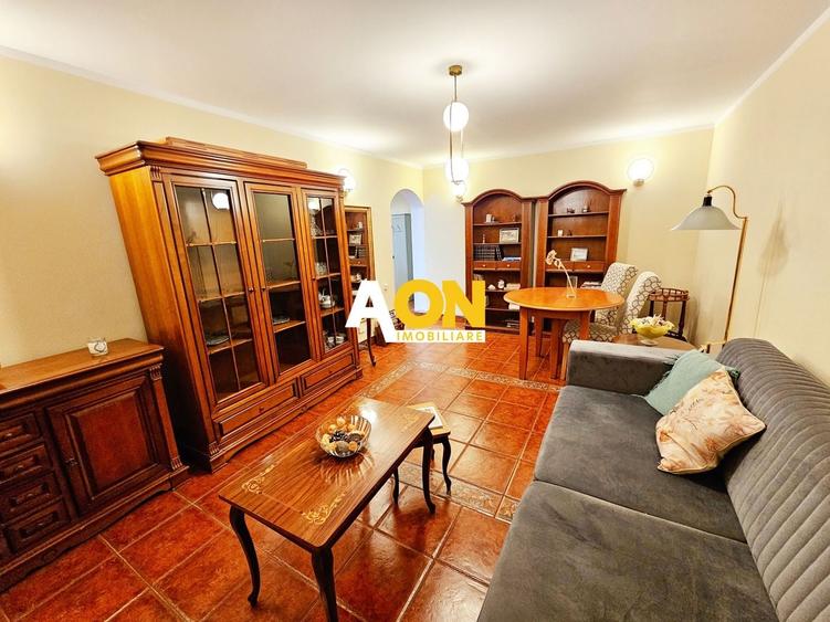 Apartament cu 3 camere decomandat, mobilat în Cetate