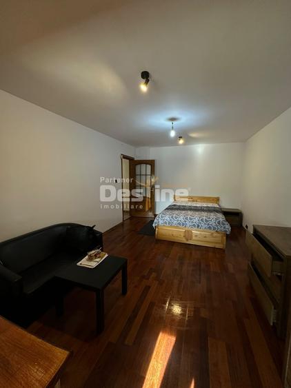 Apartament cu 2 camere decomandat, mobilat în Nicolina