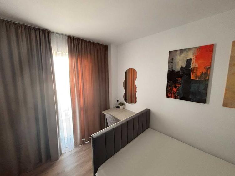 Apartament cu 3 camere decomandat în Florești