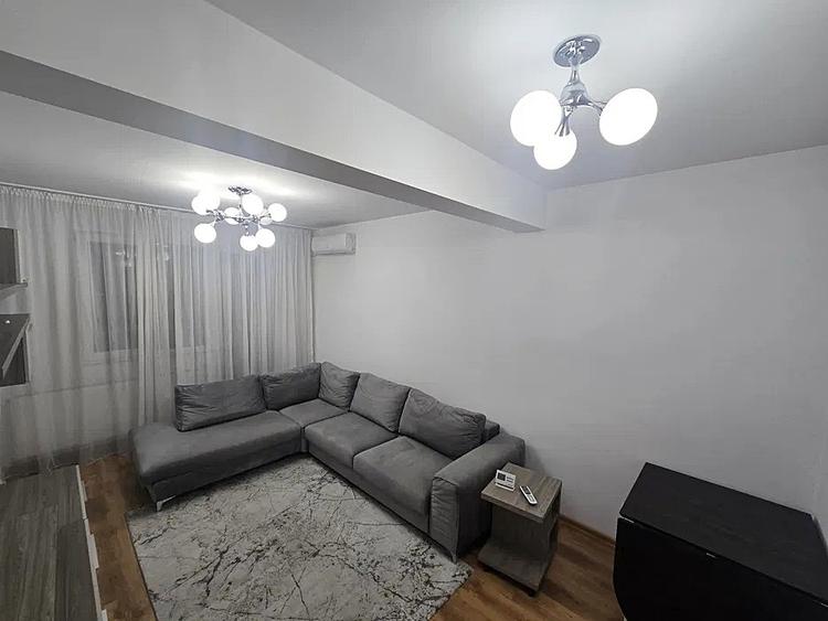 Apartament cu 2 camere decomandat, mobilat în Decebal