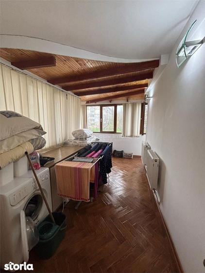 Apartament cu 4 camere decomandat în Port