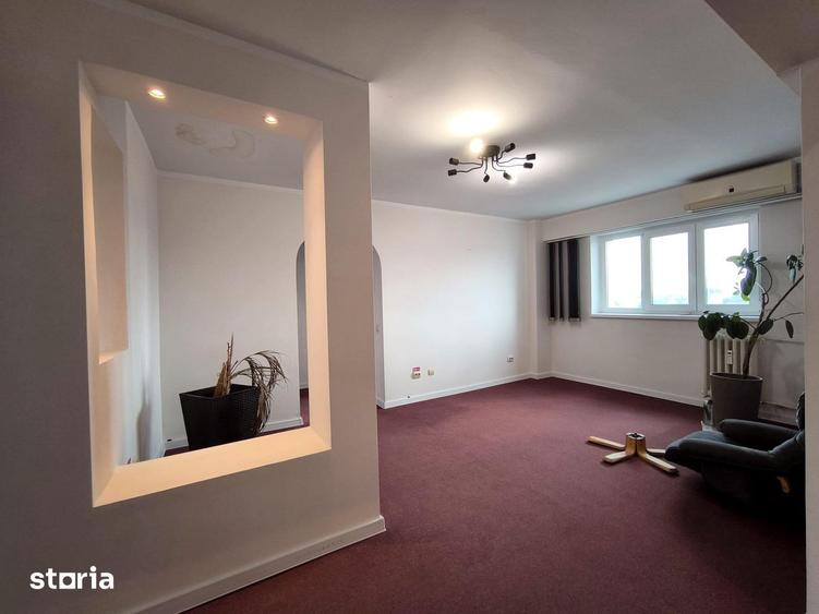 Apartament cu 4 camere în Decebal
