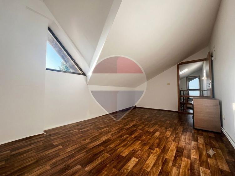 Duplex cu 5 camere cu Teren 279 Mp în Nord