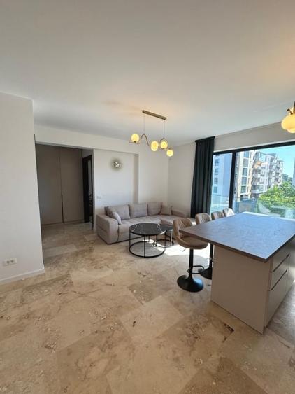 Apartament cu 3 camere semidecomandat, mobilat în Dămăroaia