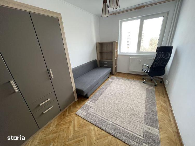 Apartament cu 3 camere semidecomandat, mobilat în Pajura
