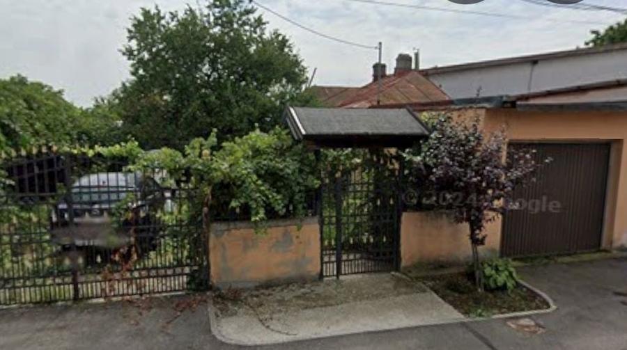 Casă cu 3 camere în Cârcea