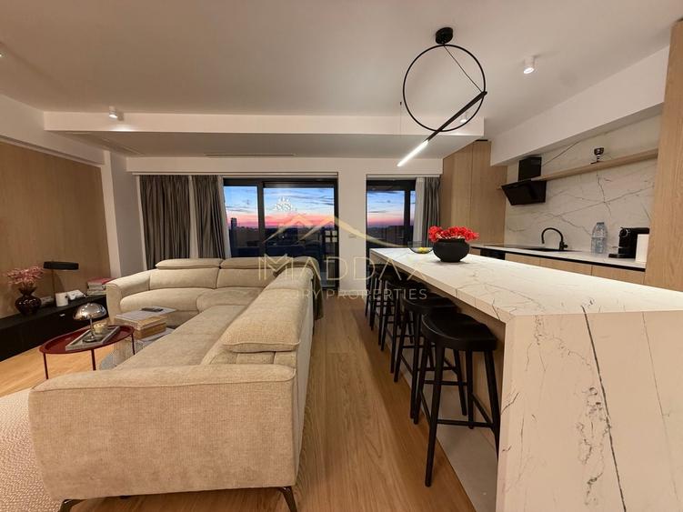 Apartament cu 4 camere decomandat în Herăstrău