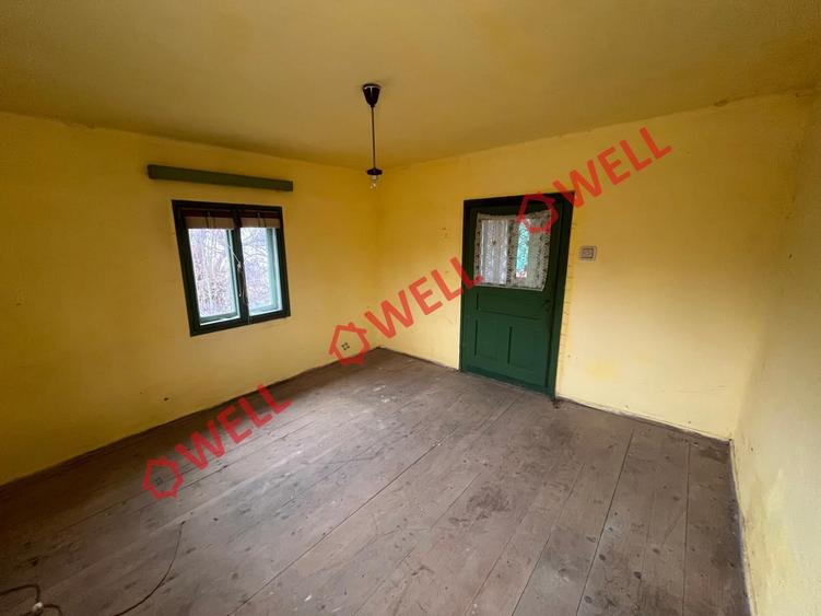 Casă cu 5 camere cu Teren 2620 Mp în Zăbala