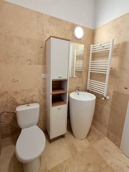 Casă individuală cu 5 camere cu Canalizare în Central