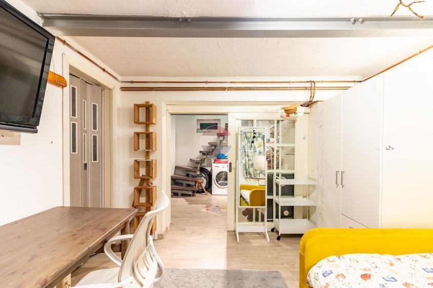 Apartament cu 4 camere semidecomandat, mobilat în Turda