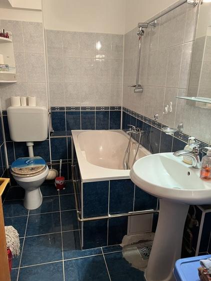 Inchiriez apartament 3 camere - 4