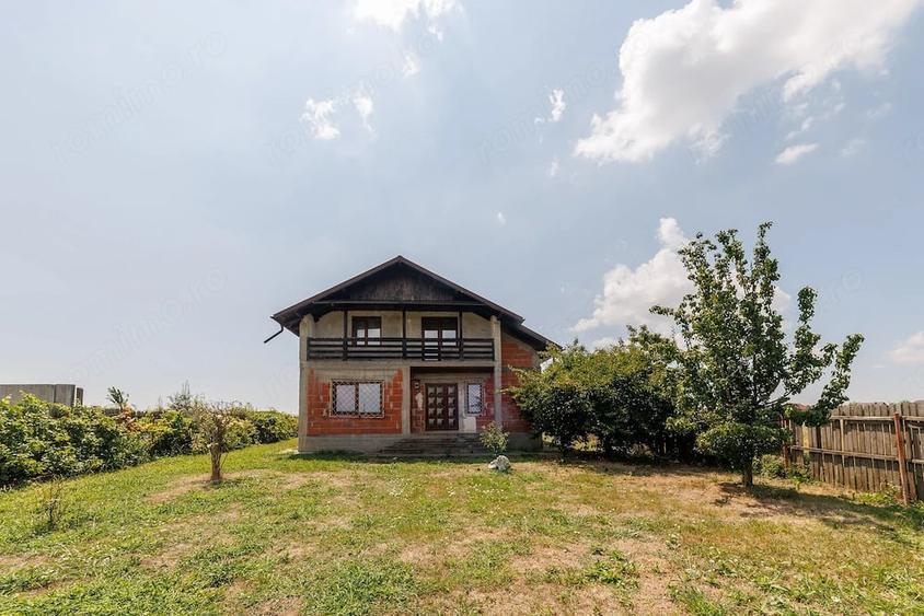 Casă cu 3 camere cu Teren 705 Mp în Craiovei