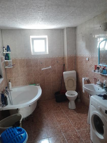 Casă individuală cu 5 camere cu Canalizare în Postăvari